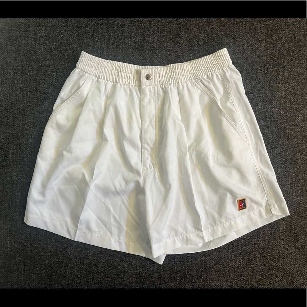 •90s Nike Challenge Court Shorts•